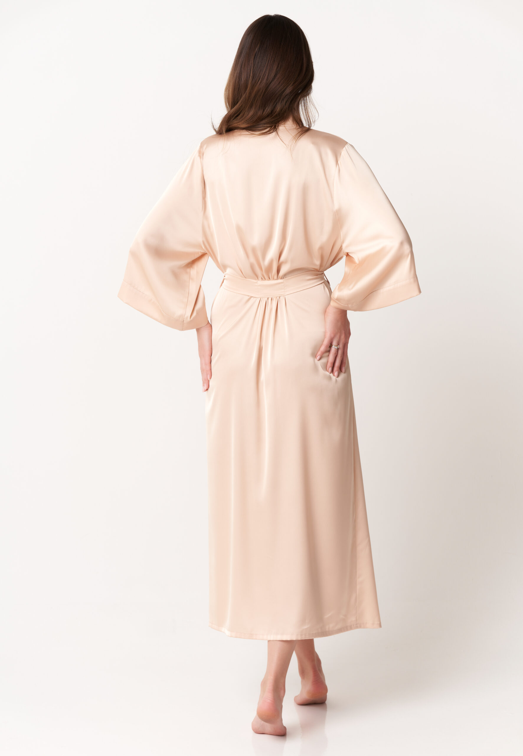 Veļa-Halāts Kimono Dream Beige-maiga satīna naktsveļa.